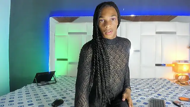 Hilaryguzman online show from 01-15-26, 01:58