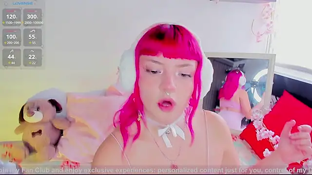 Snapshot of Tiny__Emmy_ chatting on 06-06-26, 07:19 Tiny Emmy online show from 06-06-26, 07:19