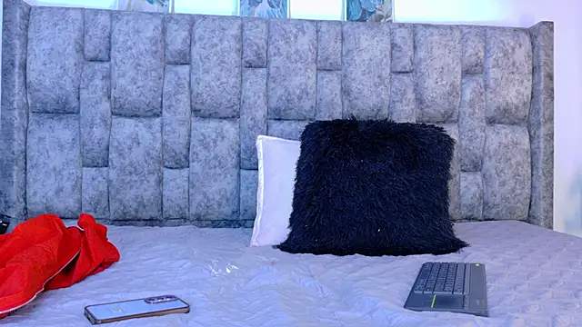 Snapshot of samirths_boy_ chatting on 02-06-26, 07:10 samirths boy online show from 02-06-26, 07:10