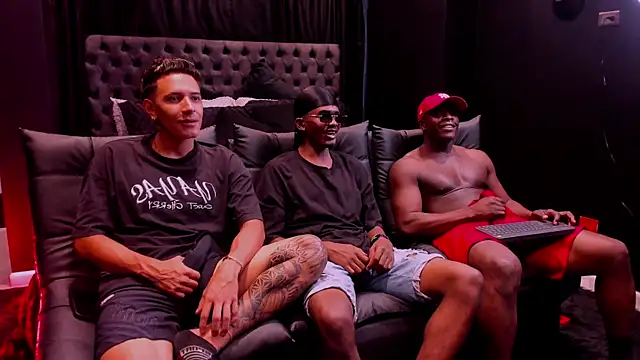 Snapshot of friendslymens chatting on 01-19-26, 01:48 friendslymens online show from 01-19-26, 01:48