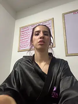 elodie rouge online show from 05-20-26, 12:18