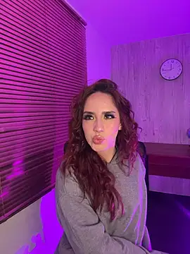 elodie rouge online show from 02-12-26, 04:45