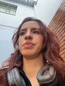 Snapshot of elodie_rouge chatting on 07-17-26, 12:35 elodie rouge online show from 07-17-26, 12:35