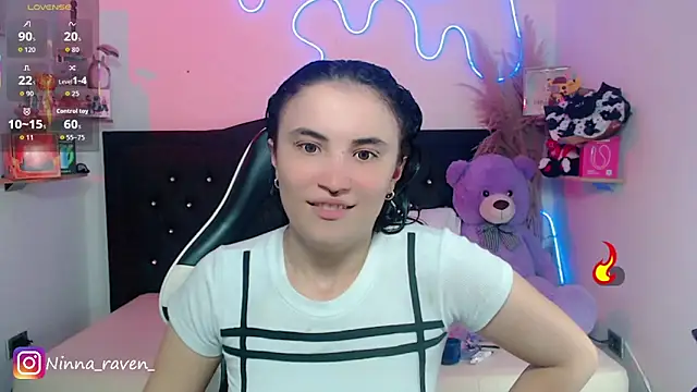 Snapshot of AriaDark chatting on 06-13-26, 09:02 AriaDark online show from 06-13-26, 09:02