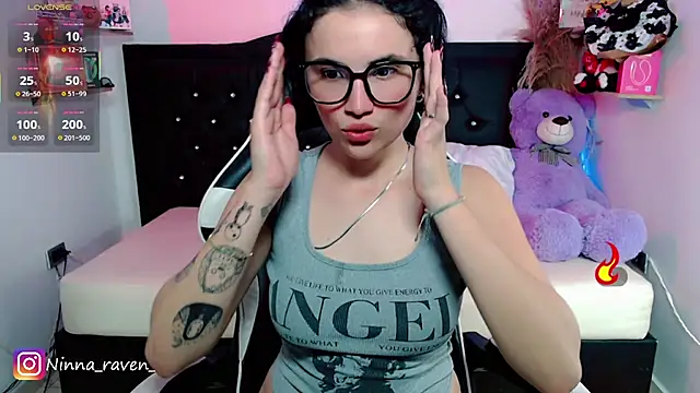 Snapshot of AriaDark chatting on 06-20-26, 12:04 AriaDark online show from 06-20-26, 12:04