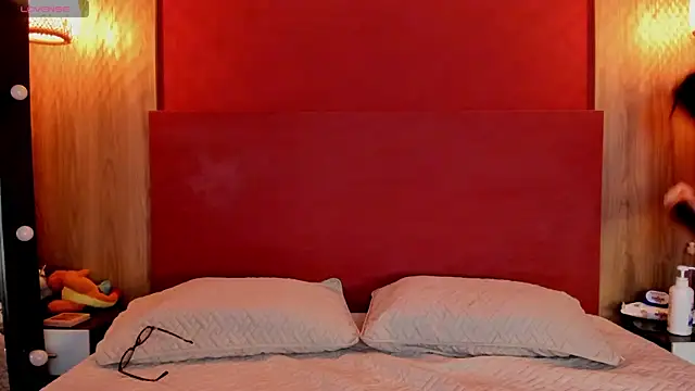 VanessaDoofenshmirtz online show from 06-07-26, 02:22