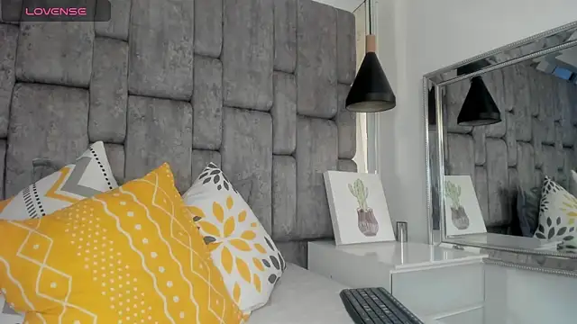 Snapshot of JenniQ69 chatting on 07-01-26, 08:31 JenniQ69 online show from 07-01-26, 08:31