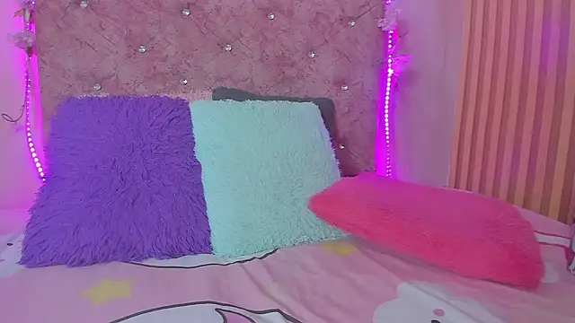 lovely  kiss   online show from 03-26-26, 06:17