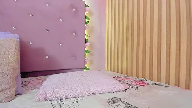 lovely  kiss   online show from 06-01-26, 06:18