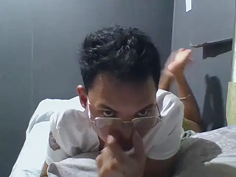 RogueSonX online show from 03-06-26, 01:17