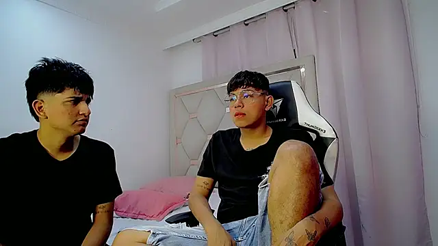 Maxwell boys online show from 02-08-26, 03:48