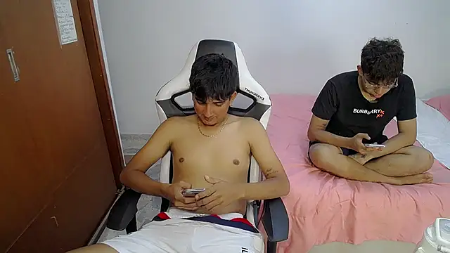 Maxwell boys online show from 03-04-26, 03:47