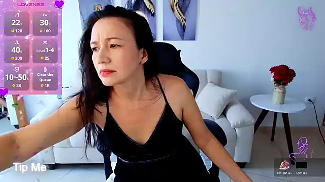 Snapshot of Cristina_Ferreir chatting on 04-12-26, 05:49 Cristina Ferreir online show from 04-12-26, 05:49