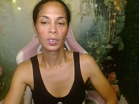 Snapshot of rosa_skinny chatting on 05-05-26, 07:28 rosa skinny online show from 05-05-26, 07:28