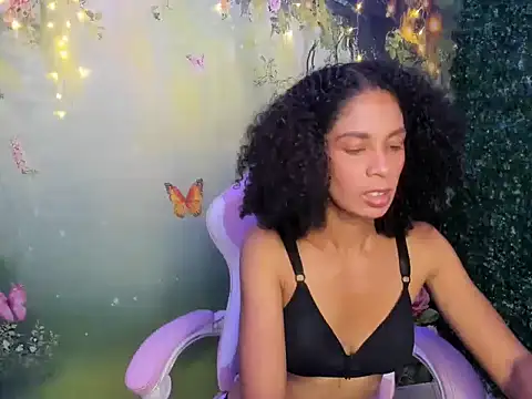 Snapshot of rosa_skinny chatting on 05-09-26, 08:01 rosa skinny online show from 05-09-26, 08:01