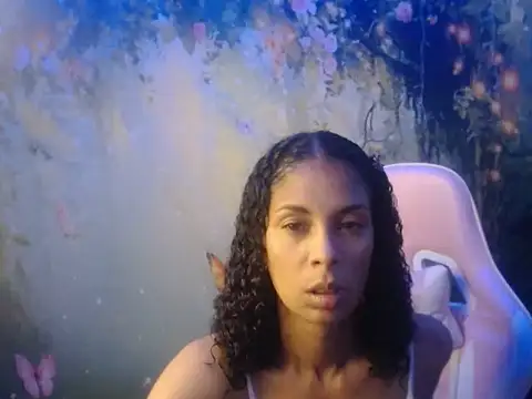 Snapshot of rosa_skinny chatting on 05-27-26, 05:20 rosa skinny online show from 05-27-26, 05:20