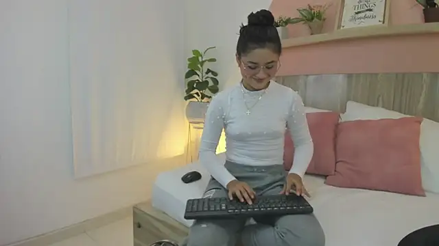 ivette swan online show from 02-18-26, 07:21