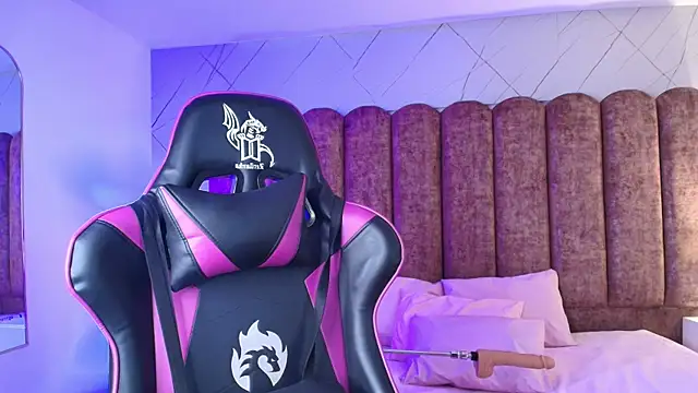 ShadowLune online show from 03-08-26, 08:12