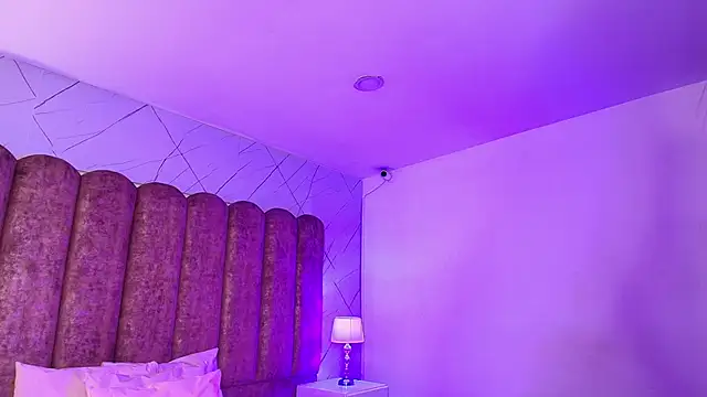 Snapshot of ShadowLune chatting on 02-11-26, 07:36 ShadowLune online show from 02-11-26, 07:36