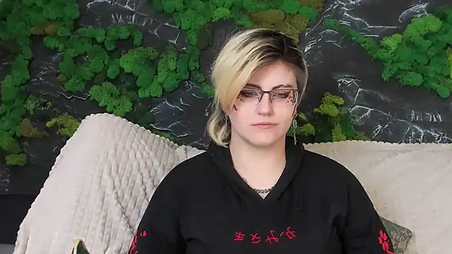 Snapshot of ABSI_GLITCH chatting on 02-19-26, 10:34 ABSI GLITCH online show from 02-19-26, 10:34