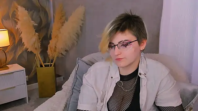 Snapshot of ABSI_GLITCH chatting on 02-15-26, 11:09 ABSI GLITCH online show from 02-15-26, 11:09