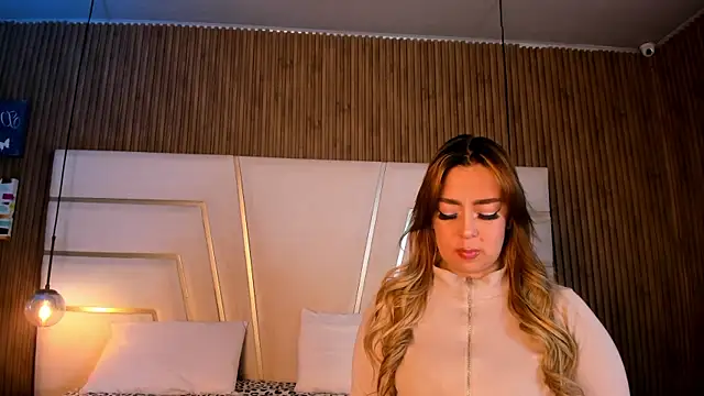 Xara Shadow online show from 03-19-26, 10:54