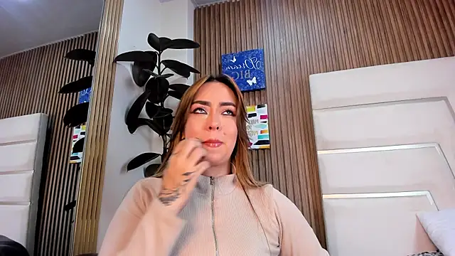 Snapshot of Xara_Shadow chatting on 02-27-26, 10:42 Xara Shadow online show from 02-27-26, 10:42