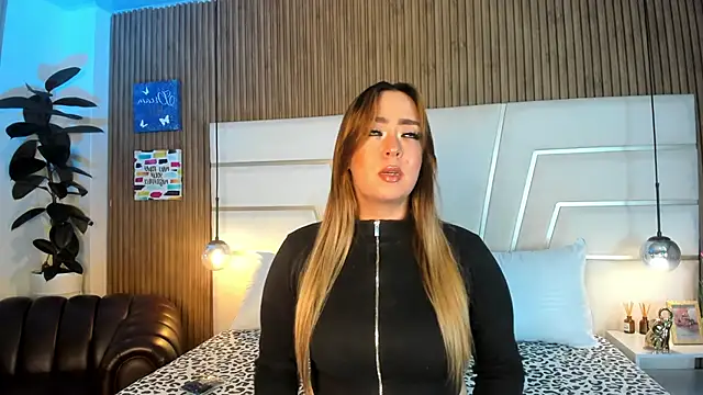 Xara Shadow online show from 04-10-26, 12:06