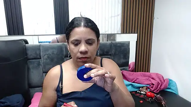 Snapshot of Zeyllyjhonson chatting on 07-03-26, 03:29 Zeyllyjhonson online show from 07-03-26, 03:29