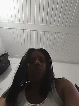 Snapshot of Zeyllyjhonson chatting on 07-17-26, 02:20 Zeyllyjhonson online show from 07-17-26, 02:20