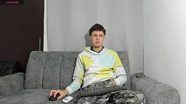 Snapshot of Two_sexboys chatting on 02-25-26, 11:21 Two sexboys online show from 02-25-26, 11:21