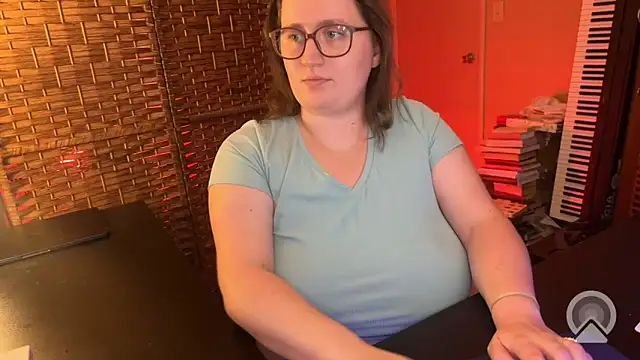 lucycomestrue online show from 06-08-26, 05:57