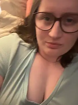 lucycomestrue online show from 07-02-26, 01:50