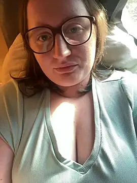 lucycomestrue online show from 07-11-26, 12:11
