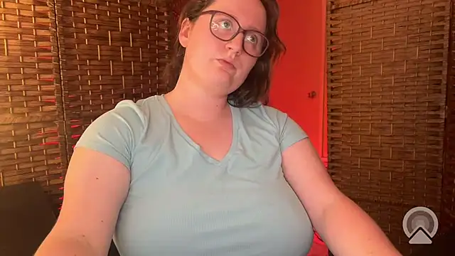 lucycomestrue online show from 06-08-26, 12:49