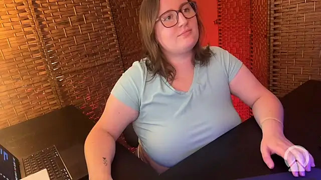 lucycomestrue online show from 06-06-26, 10:26