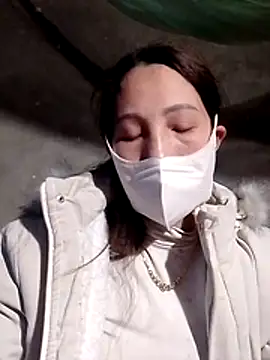 Snapshot of Gummiesu chatting on 01-15-26, 06:39 Gummiesu online show from 01-15-26, 06:39