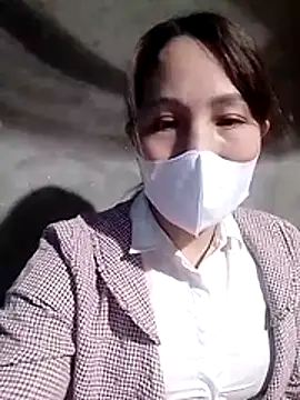 Gummiesu online show from 01-16-26, 04:05