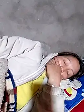 Gummiesu online show from 03-14-26, 05:35