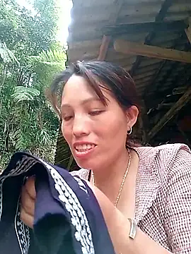 Gummiesu online show from 05-15-26, 01:58