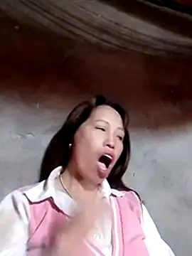 Gummiesu online show from 03-28-26, 08:54