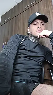 milo boy98 online show from 02-05-26, 03:24