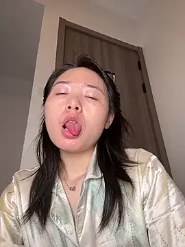 Cheating-wife online show from 05-13-26, 05:14