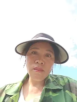 Snapshot of Jooj- chatting on 05-15-26, 08:23 Jooj- online show from 05-15-26, 08:23