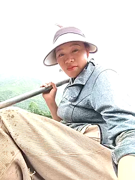 Snapshot of Jooj- chatting on 05-25-26, 10:47 Jooj- online show from 05-25-26, 10:47