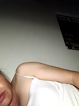 Snapshot of Jooj- chatting on 05-15-26, 08:29 Jooj- online show from 05-15-26, 08:29