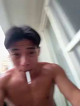 Yooo17 online show from 06-12-26, 08:23