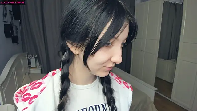 Snapshot of RoxanneComisky chatting on 02-09-26, 08:01 RoxanneComisky online show from 02-09-26, 08:01