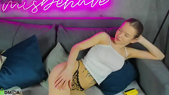 Nicole Vasquez online show from 04-21-26, 01:42
