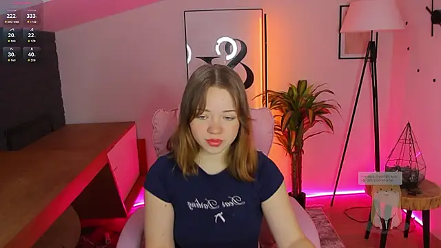 Snapshot of Kiss_Moon chatting on 03-04-26, 06:43 Kiss Moon online show from 03-04-26, 06:43